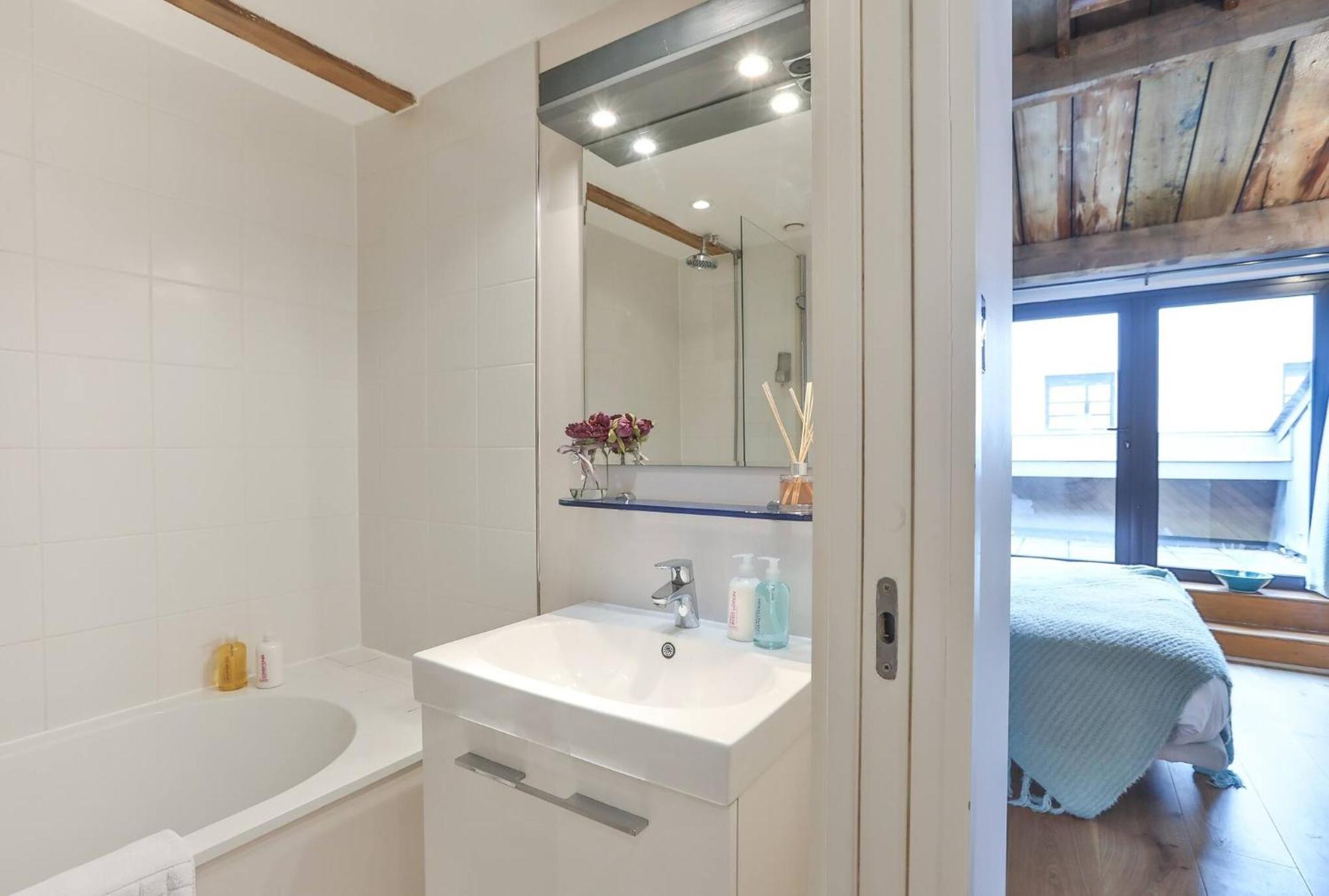 Wild Roses Serviced Apartments - Excel Warehouse 1 런던 외부 사진